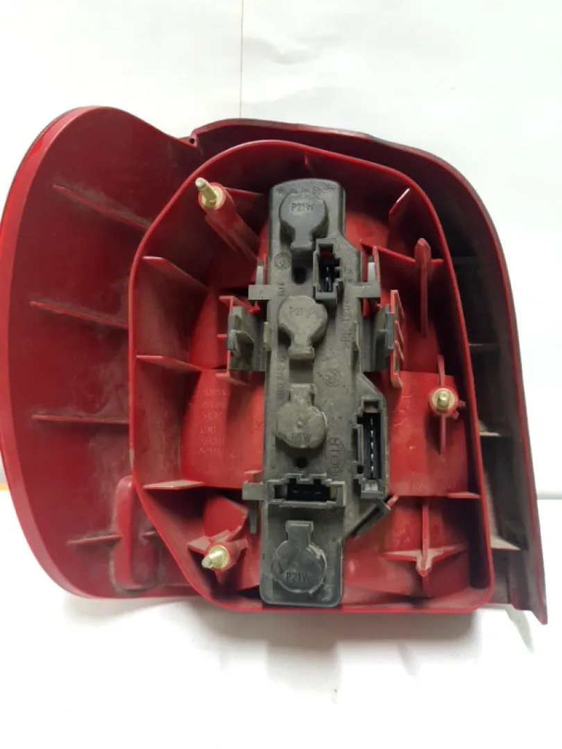 Lampă spate - Parte montare: Dreapta, Varianta: Hatchback - Volkswagen Polo 3 generation [restyling] [2000 - 2002] Hatchback 3-doors