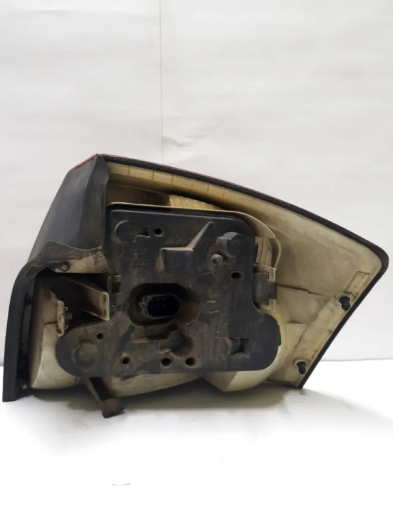 Lampă spate - Parte montare: Stânga, Varianta: Sedan - Audi A4 B6 [2000 - 2005] Sedan