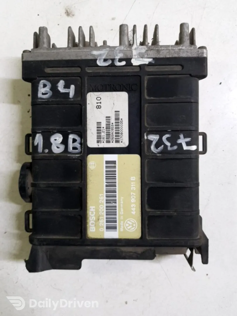 Calculator ECU - Volkswagen Passat B4 [1993 - 1997] wagon 1.8 MT (90 hp)