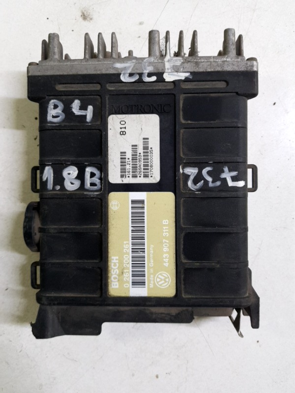 Calculator ECU - Volkswagen Passat B4 [1993 - 1997] wagon 1.8 MT (90 hp)