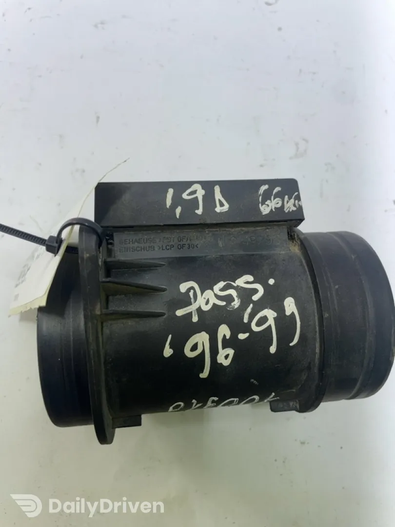 Debitmetru aer - Volkswagen Passat B5 [1996 - 2000] wagon 1.9 TDI MT (90 hp)