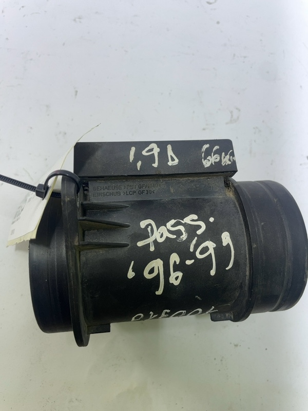 Debitmetru aer - Volkswagen Passat B5 [1996 - 2000] wagon 1.9 TDI MT (90 hp)