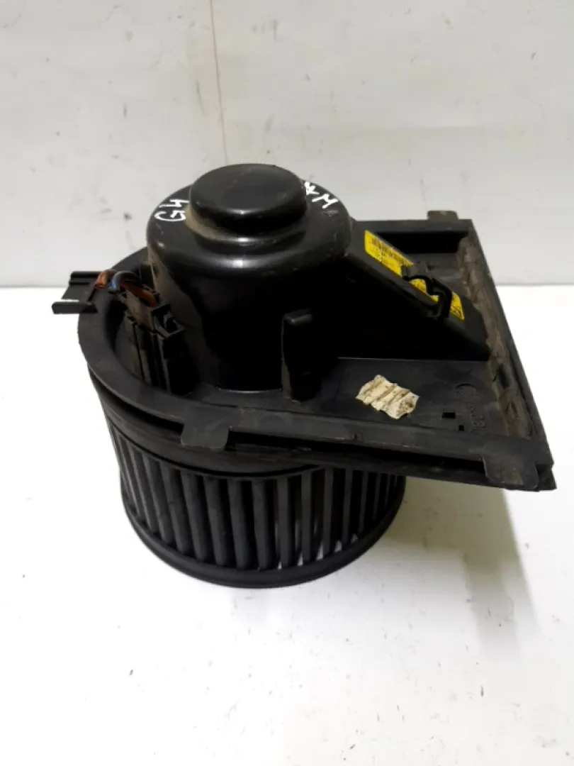 Ventilator habitaclu - Volkswagen Golf 4 generation [1997 - 2006] Hatchback 3-doors 1.9 TDI MT (110 hp)