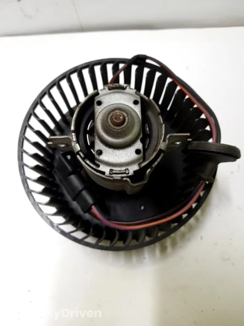 Ventilator habitaclu - Ford Fiesta 4 generation [1996 - 2000] Hatchback 3-doors 1.8 D MT (59 hp)