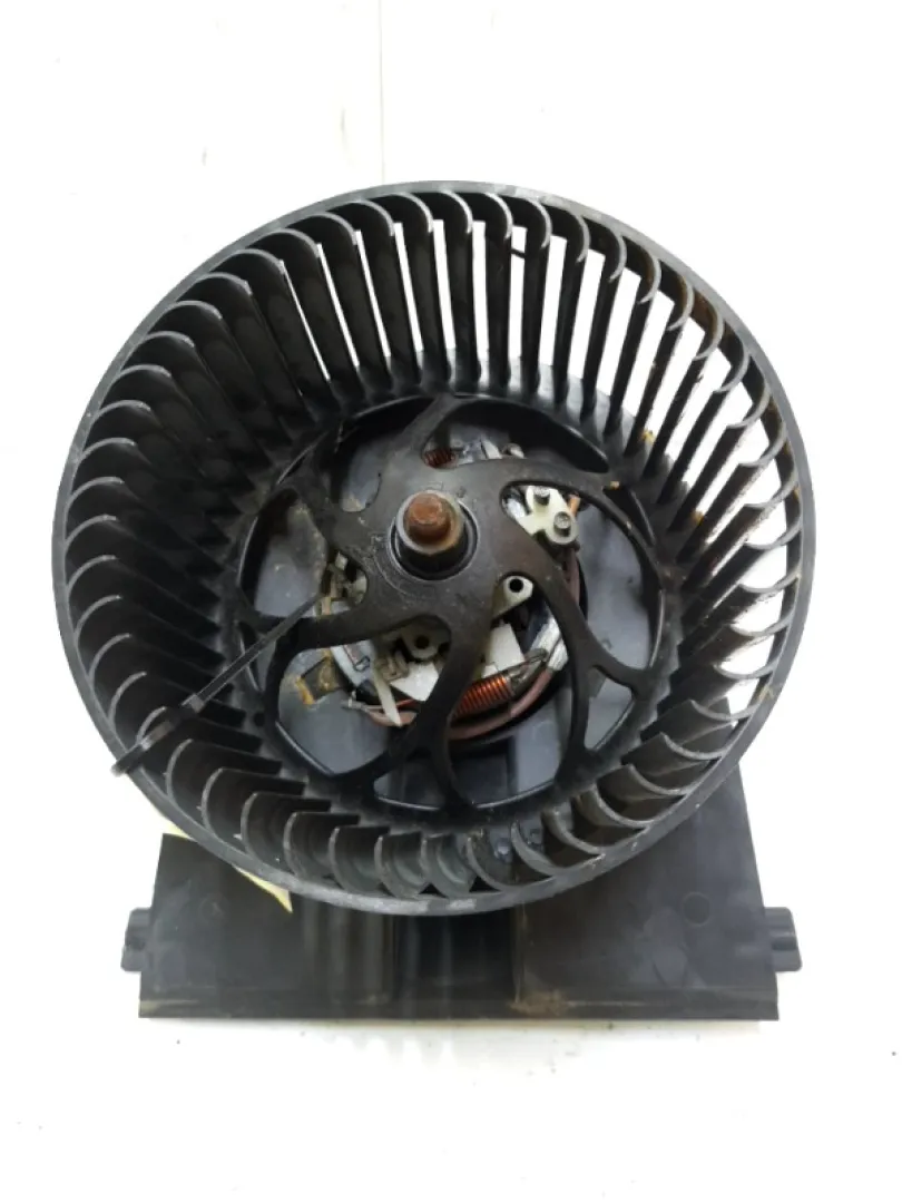 Ventilator habitaclu - Volkswagen Golf 4 generation [1997 - 2006] Hatchback 5-doors 1.4 MT (75 hp)