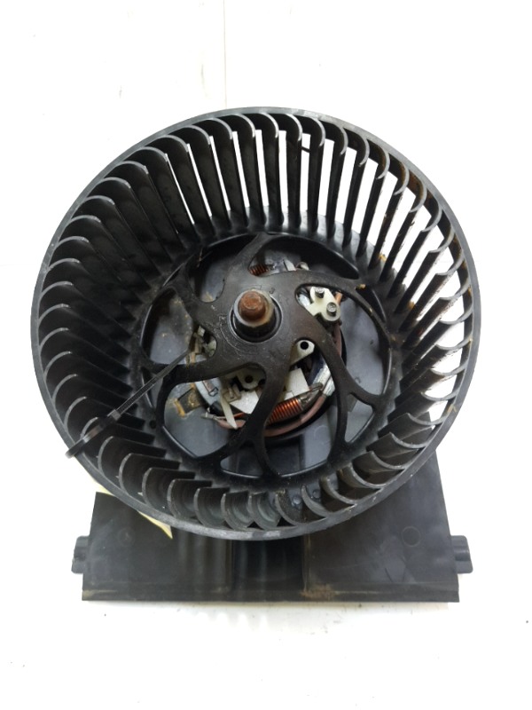 Ventilator habitaclu - Volkswagen Golf 4 generation [1997 - 2006] Hatchback 5-doors 1.4 MT (75 hp)