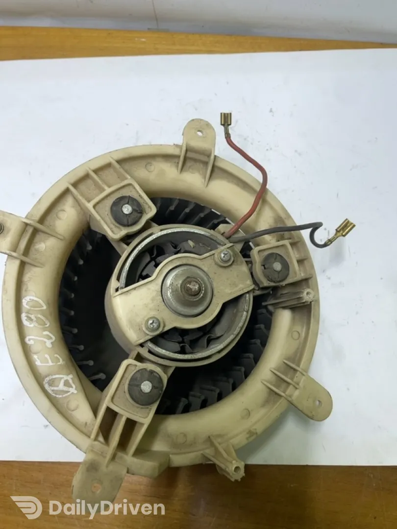 Ventilator habitaclu - Mercedes-Benz E-Class W210 [restyling] [1999 - 2002] wagon 5-doors 2.8 MT (204 hp)