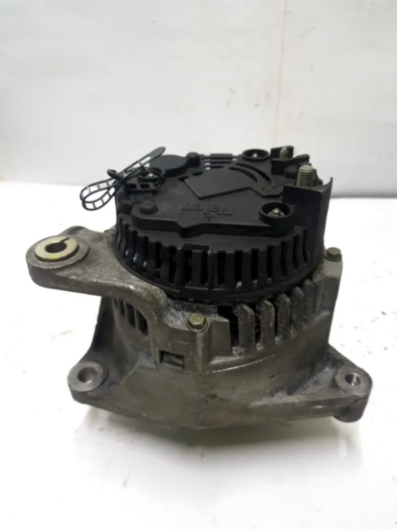 Alternator - Alte specificații: 90A - Volkswagen Passat B5 [1996 - 2000] Sedan 4-doors 1.6 MT (101 hp)