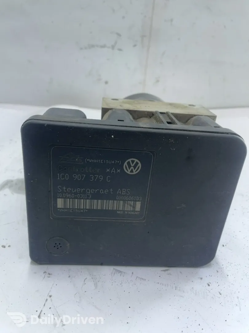 Pompă ABS - Volkswagen Golf 4 generation [1997 - 2006] Hatchback 5-doors 1.9 TDI MT (130 hp)
