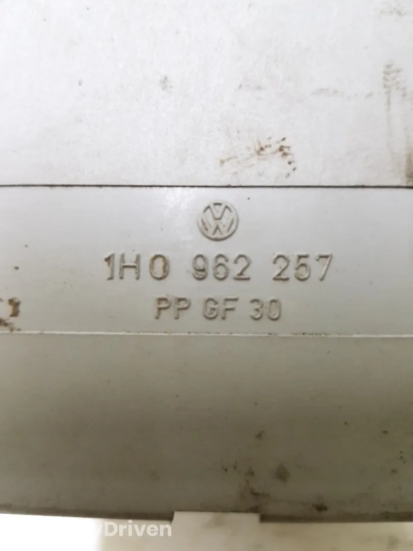 Pompă vacuum închidere centralizată - Volkswagen Golf 3 generation [1991 - 1998] Hatchback 3-doors