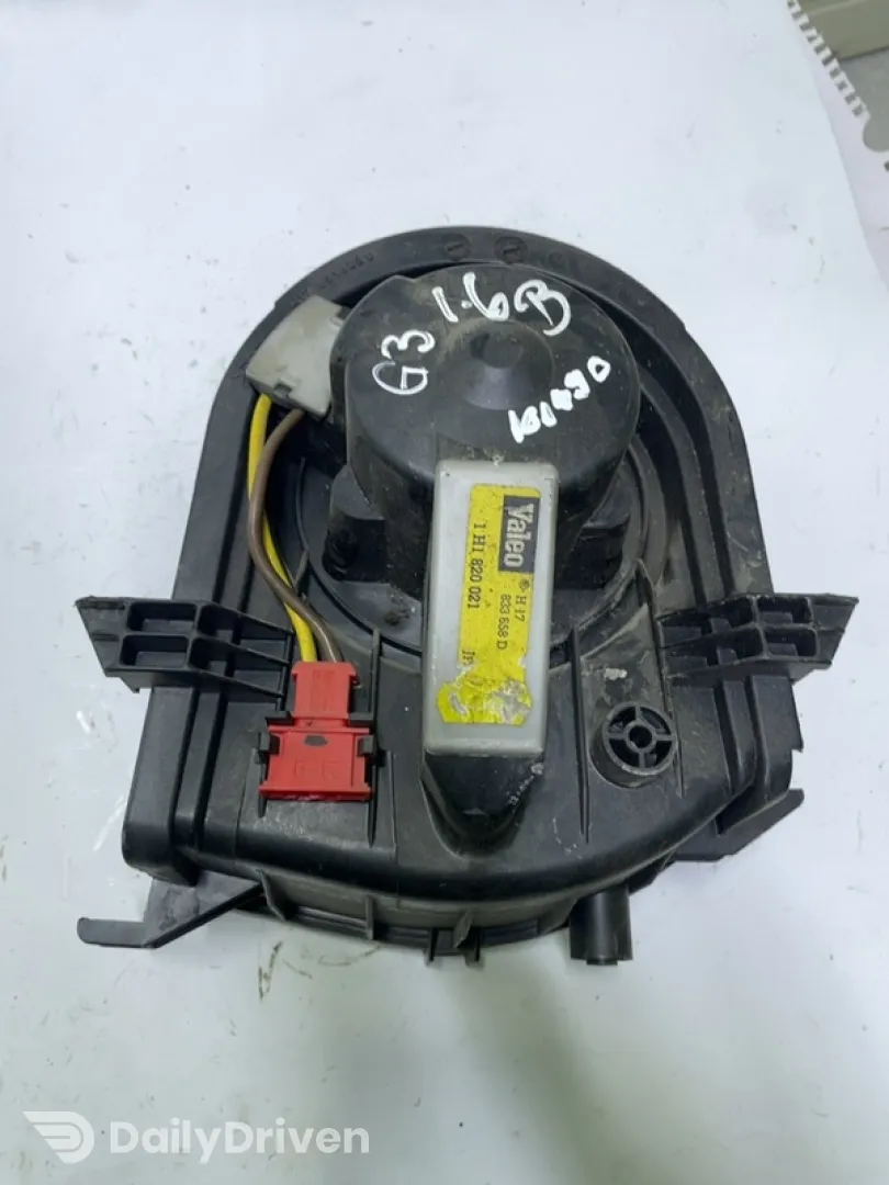Ventilator habitaclu - Volkswagen Golf 3 generation [1991 - 1998] Hatchback 5-doors 1.6 MT (75 hp)