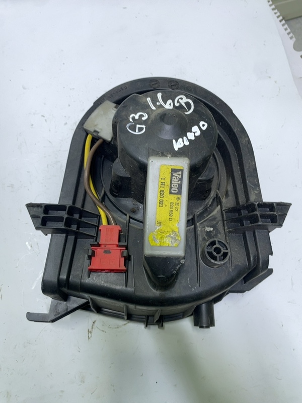 Ventilator habitaclu - Volkswagen Golf 3 generation [1991 - 1998] Hatchback 5-doors 1.6 MT (75 hp)