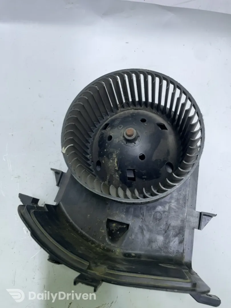 Ventilator habitaclu - Volkswagen Golf 3 generation [1991 - 1998] Hatchback 3-doors 1.6 MT (75 hp)