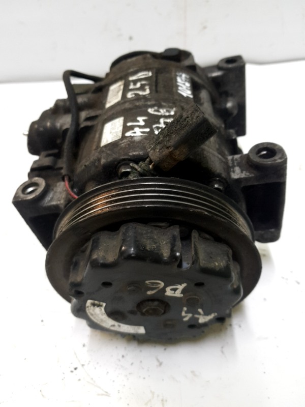 Compresor climă - Audi A4 B6 [2000 - 2005] Sedan 2.5 TDI MT (163 hp)