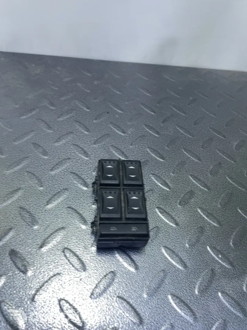 Buton ridicare geam - Ford Mondeo 3 generation [2000 - 2003]