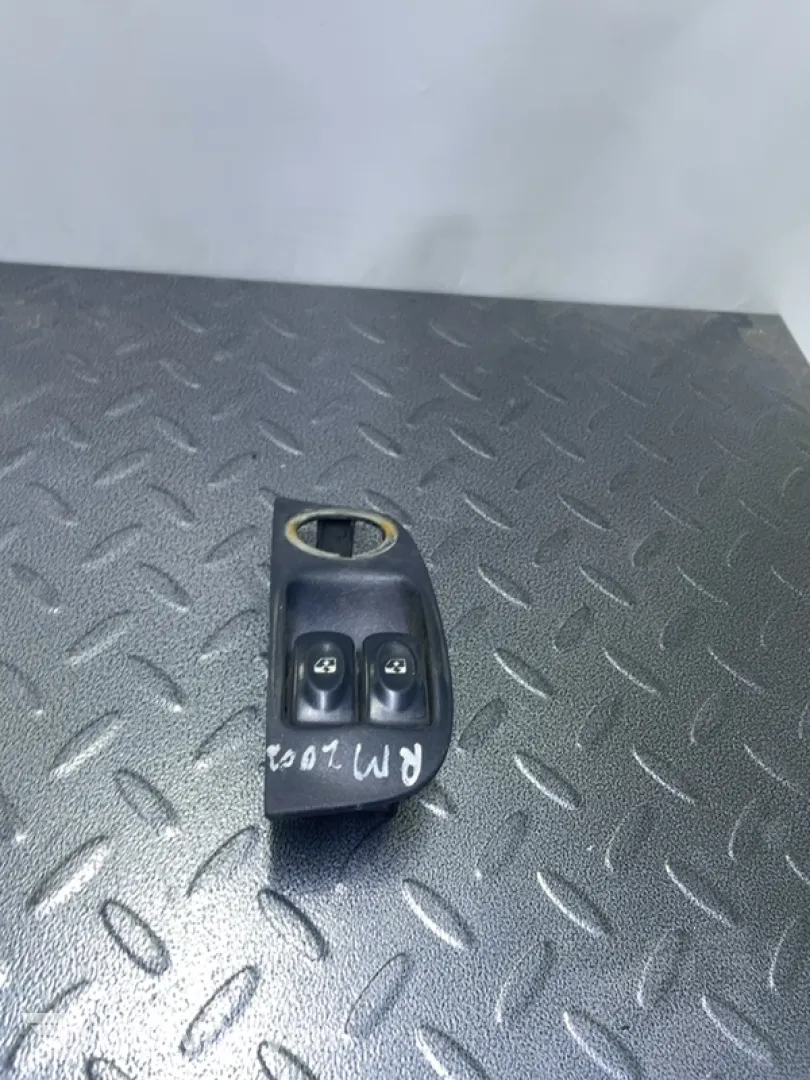 Buton ridicare geam - Parte montare: Stânga față - Renault Megane 1 generation [restyling] [1999 - 2003]