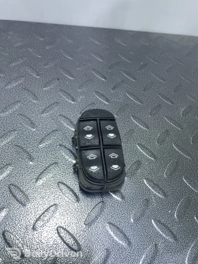 Buton ridicare geam - Parte montare: Stânga față - Ford Focus 1 generation [1998 - 2004]