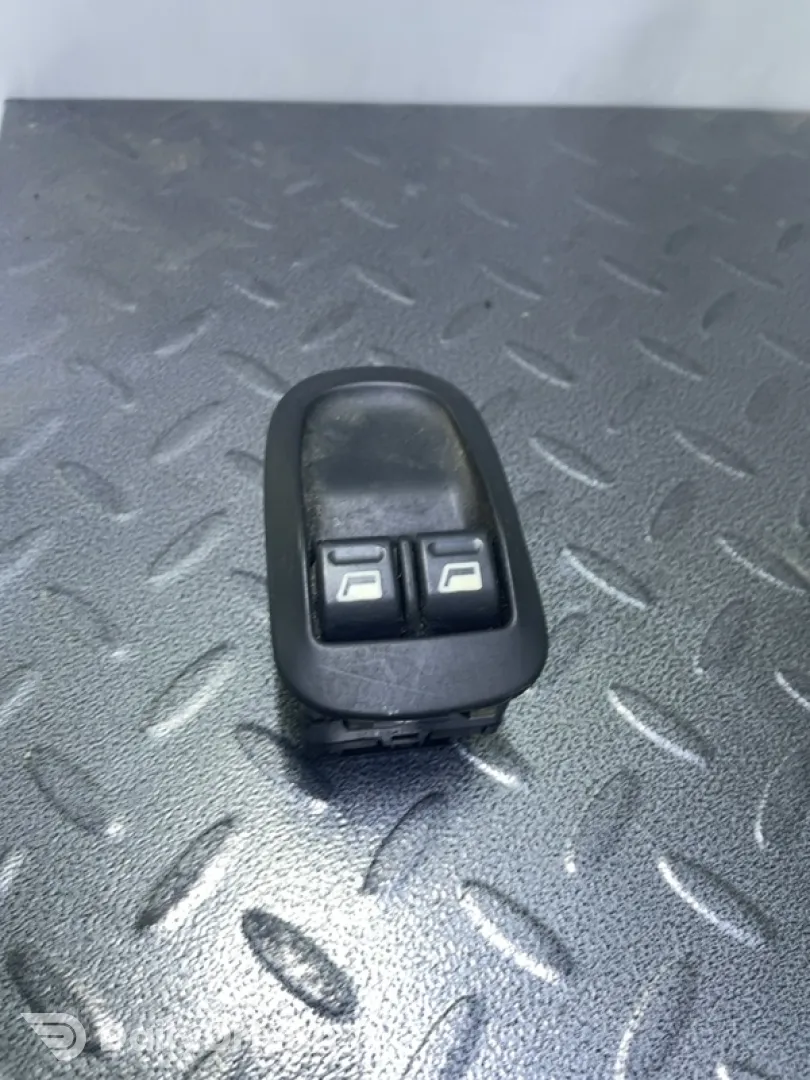 Buton ridicare geam - Parte montare: Stânga față - Peugeot 206 1 generation [1998 - 2003]