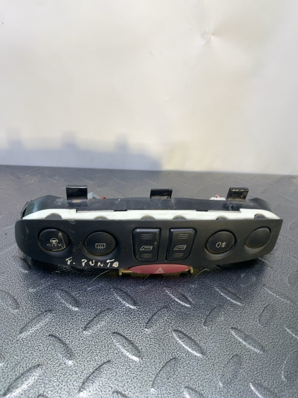 Buton ridicare geam - Fiat Punto 2 generation [1999 - 2003]