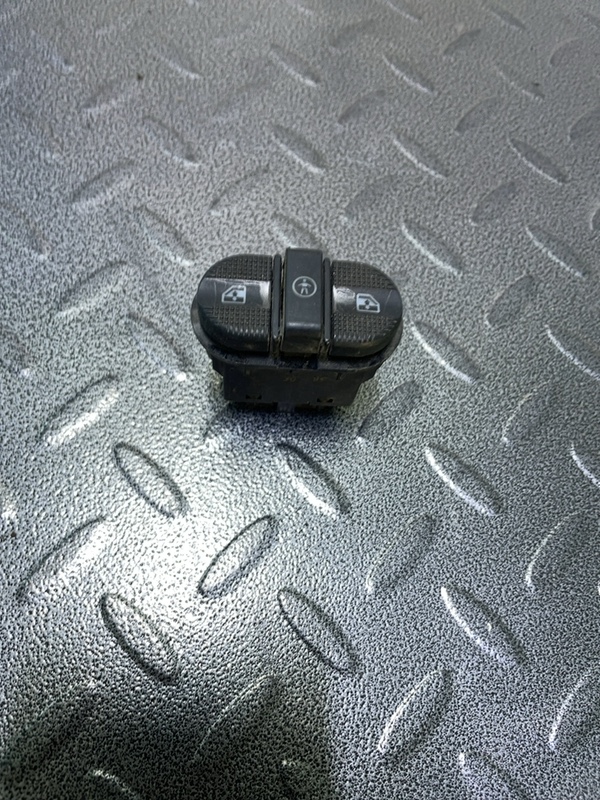 Buton ridicare geam - Volkswagen Sharan 1 generation [1995 - 2000]