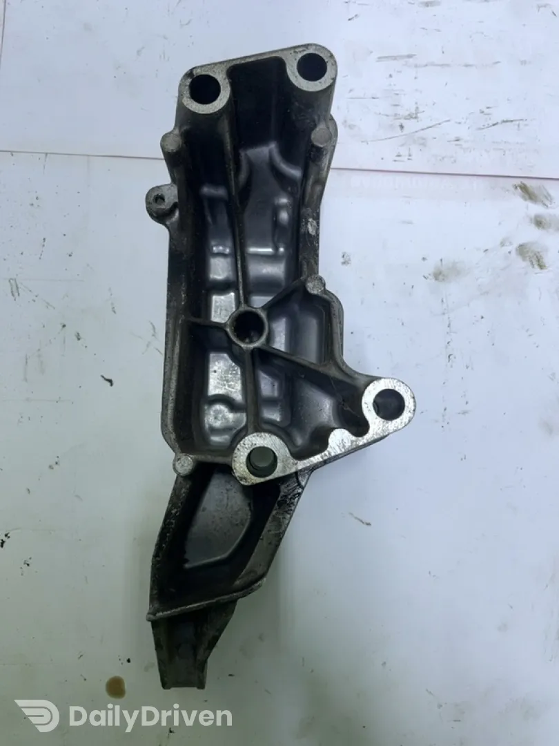Suport motor - Parte montare: Dreapta - Volkswagen Golf 4 generation [1997 - 2006] Hatchback 5-doors 1.4 MT (75 hp)