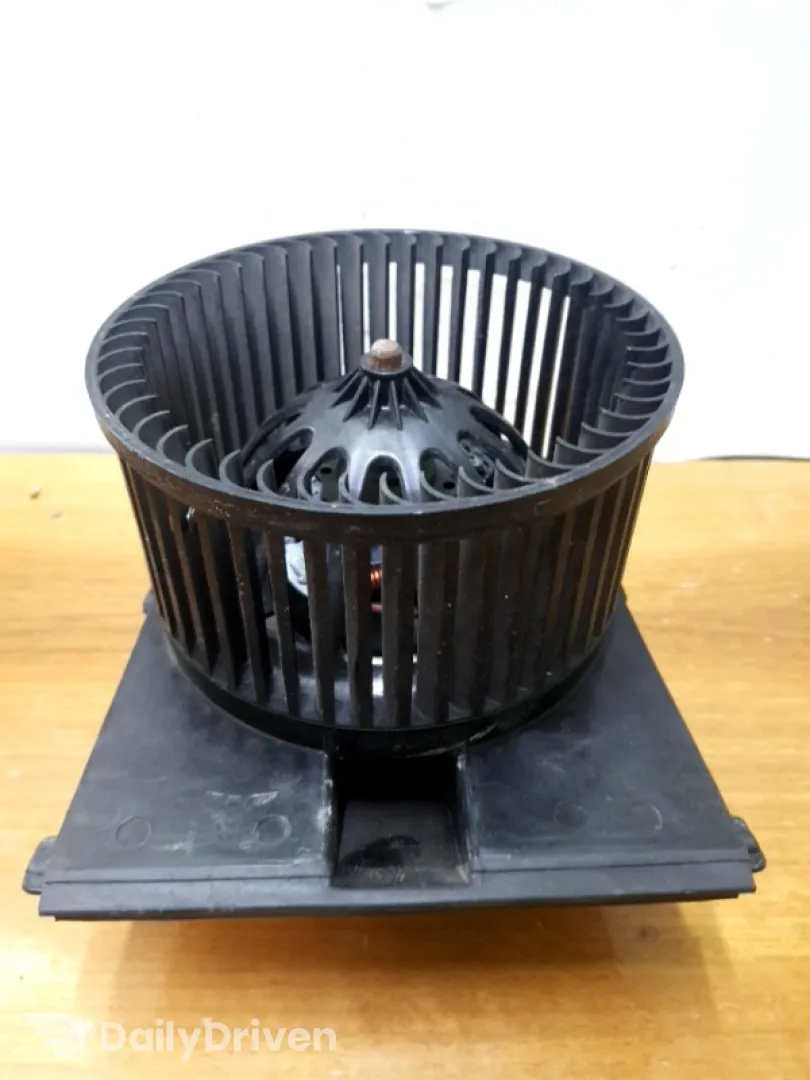 Ventilator habitaclu - Volkswagen Golf 4 generation [1997 - 2006] Hatchback 5-doors 1.4 MT (75 hp)