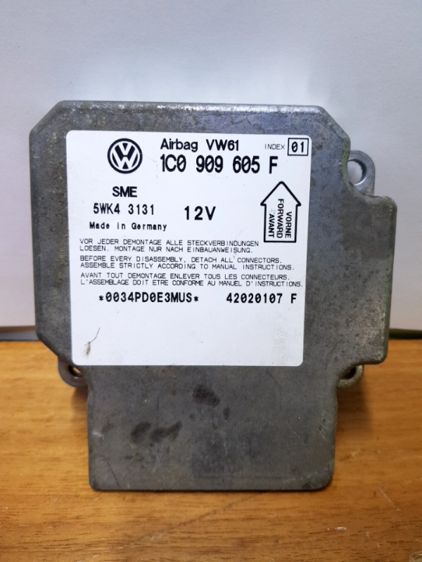 Modul airbag - Volkswagen Golf 4 generation [1997 - 2006] Hatchback 5-doors 1.4 MT (75 hp)