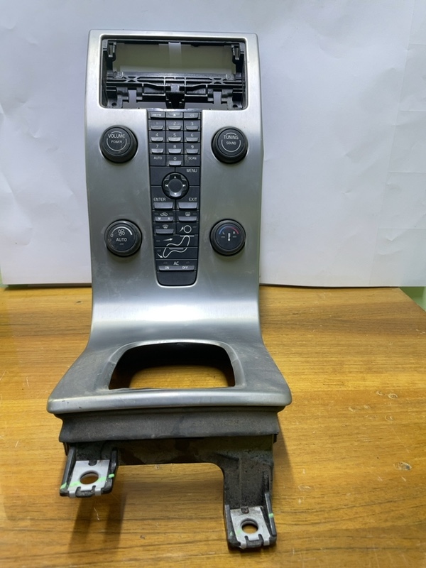 Consolă centrală - Volvo V50 1 generation [2003 - 2011] wagon 2.0 D MT (136 hp)