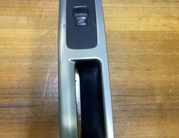 Buton ridicare geam - Parte montare: Dreapta față - Volvo V50 1 generation [2003 - 2011] wagon 2.0 D MT (136 hp)