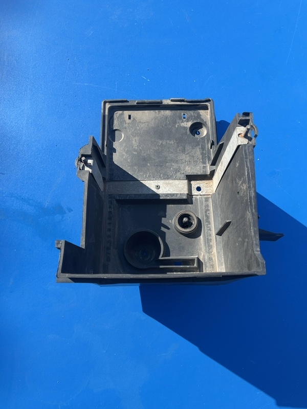 Suport baterie - Volvo V50 1 generation [2003 - 2011] wagon 2.0 D MT (136 hp)