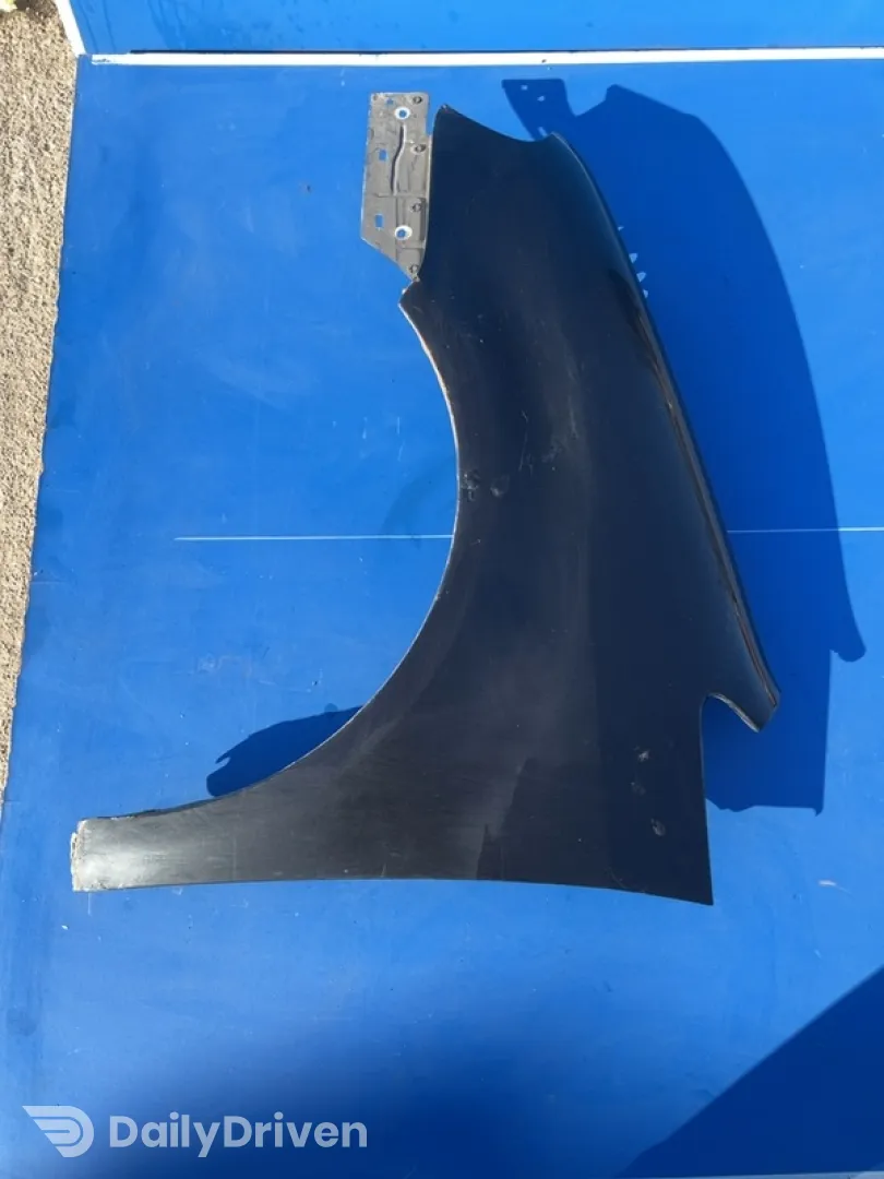 Aripă - Culoare: Negru, Parte montare: Stânga față - Volkswagen Touran 1 generation [2003 - 2006] Minivan 1.9 TDI MT (100 hp)