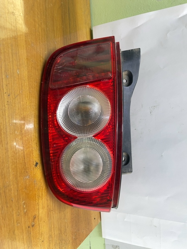 Lampă spate - Parte montare: Dreapta spate, Varianta: Hatchback - Nissan Micra 3 generation [2002 - 2010] Hatchback 3-doors 1.4 MT (88 hp)