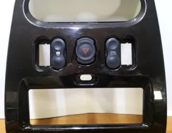 Consolă centrală - Dacia Duster 1 generation [2010 - 2013] SUV 5-doors 1.6 MT (105 hp)