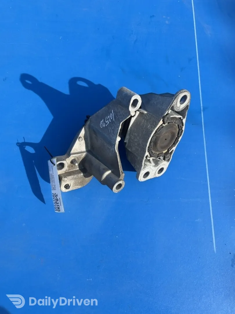 Suport motor - Parte montare: Dreapta - Dacia Duster 1 generation [2010 - 2013] SUV 5-doors 1.6 MT (105 hp)