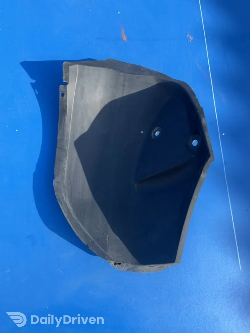 Aripă interioară plastic - Parte montare: Dreapta spate - Dacia Duster 1 generation [2010 - 2013] SUV 5-doors 1.6 MT (105 hp)