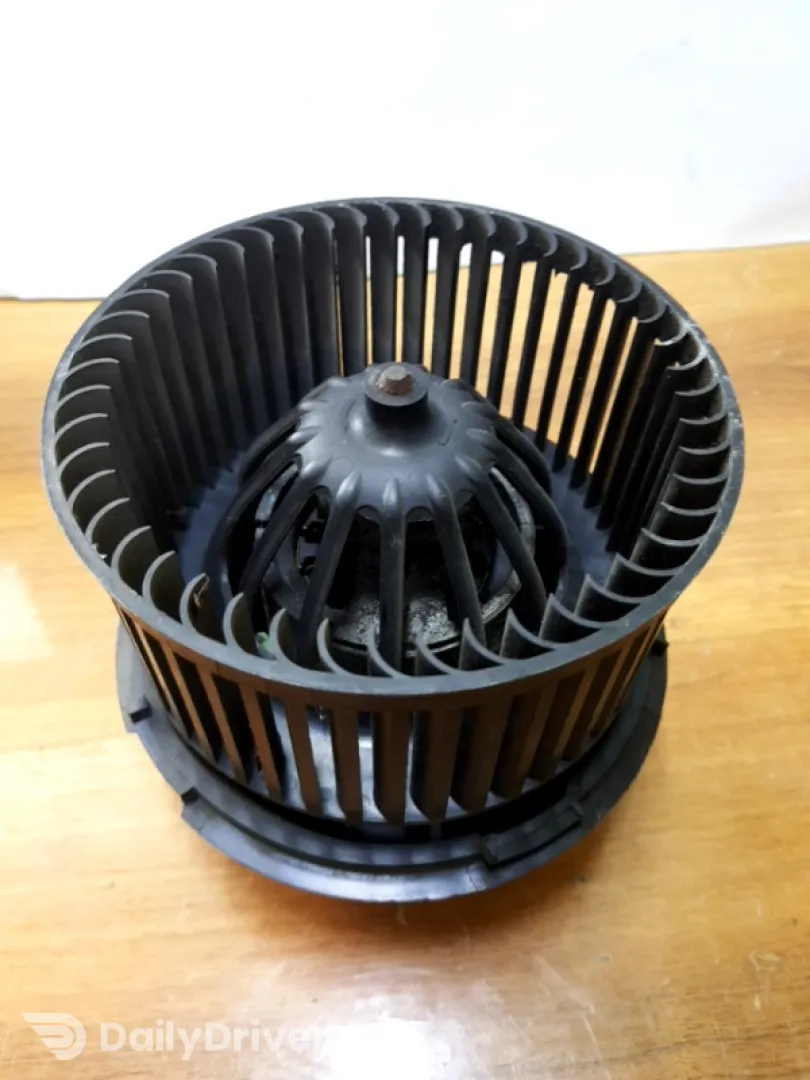 Ventilator habitaclu - Dacia Duster 1 generation [2010 - 2013] SUV 5-doors 1.6 MT (105 hp)