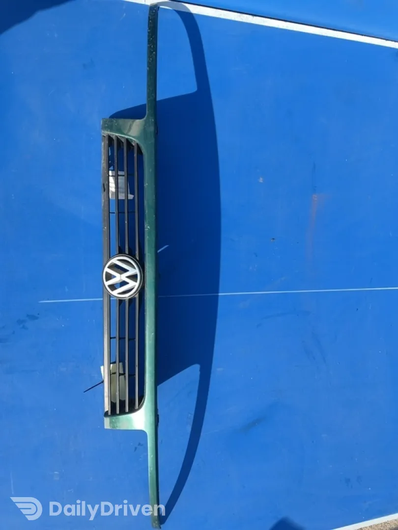 Grilă radiator - Culoare: Verde  - Volkswagen Polo 3 generation [1994 - 2001]