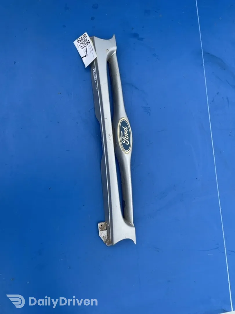 Grilă radiator - Culoare: Gri - Ford Mondeo 1 generation [1993 - 1996]