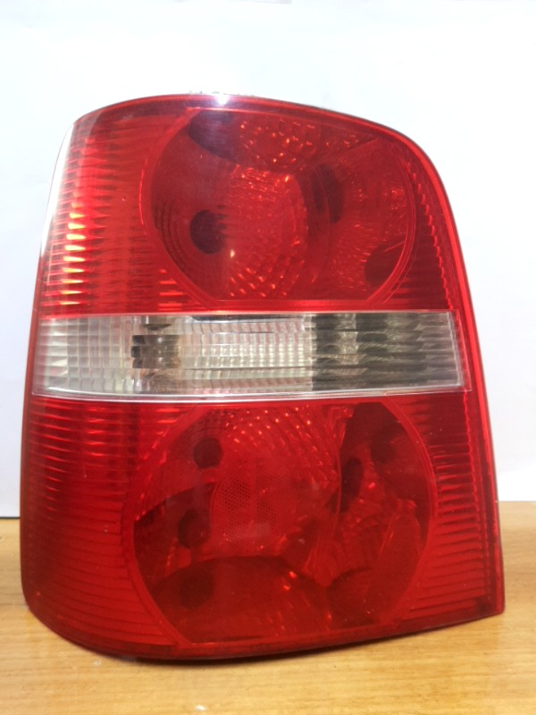 Lampă spate - Parte montare: Stânga - Volkswagen Touran 1 generation [2003 - 2006] Minivan 1.9 TDI MT (100 hp)