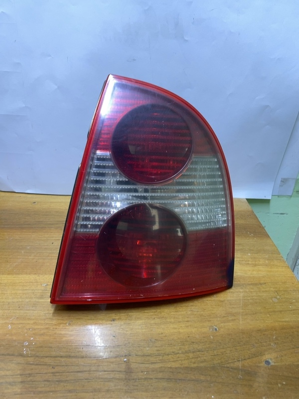 Lampă spate - Parte montare: Dreapta, Varianta: Sedan - Volkswagen Passat B5+ [restyling] [2000 - 2005] Sedan 1.9 TDI MT (101 hp)