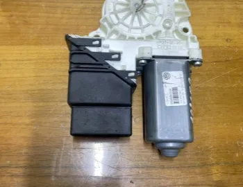 Motoraș macara geam - Parte montare: Dreapta spate - Volkswagen Passat B6 [2005 - 2010] Sedan 4-doors 2.0 TDI MT (140 hp)