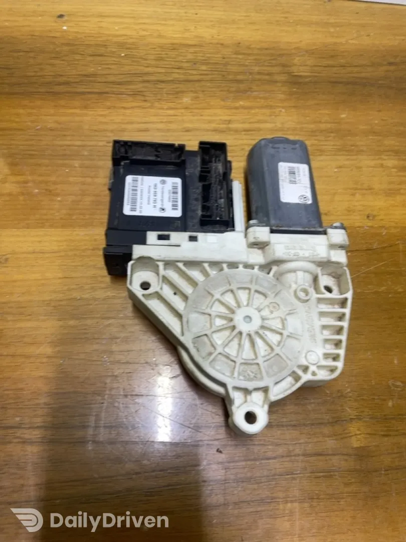 Motoraș macara geam - Parte montare: Dreapta față - Volkswagen Passat B6 [2005 - 2010] Sedan 4-doors 2.0 TDI MT (140 hp)