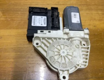 Motoraș macara geam - Parte montare: Dreapta față - Volkswagen Passat B6 [2005 - 2010] Sedan 4-doors 2.0 TDI MT (140 hp)