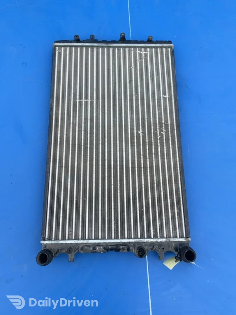 Radiator răcire - Volkswagen Polo 4 generation [restyling] [2005 - 2009] Hatchback 5-doors 1.2 MT (65 hp)