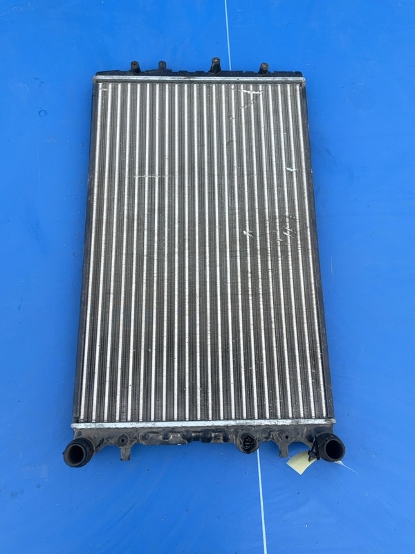 Radiator răcire - Volkswagen Polo 4 generation [restyling] [2005 - 2009] Hatchback 5-doors 1.2 MT (65 hp)