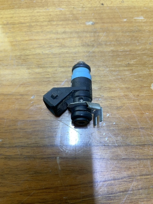 Injector - Dacia Duster 1 generation [2010 - 2013] SUV 5-doors 1.6 MT (105 hp)