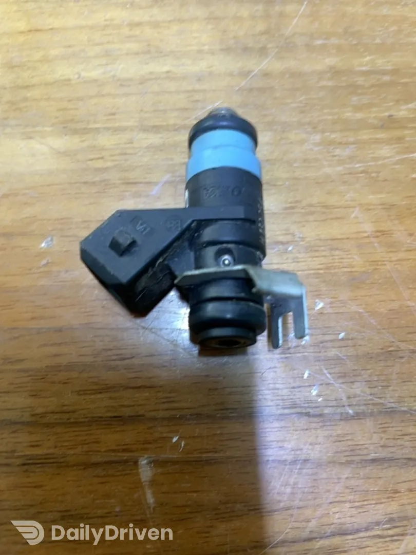 Injector - Dacia Duster 1 generation [2010 - 2013] SUV 5-doors 1.6 MT (105 hp)