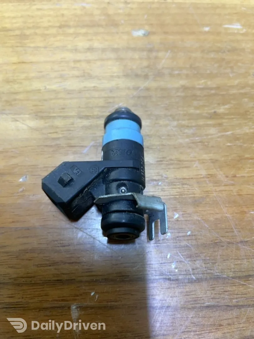 Injector - Dacia Duster 1 generation [2010 - 2013] SUV 5-doors 1.6 MT (105 hp)