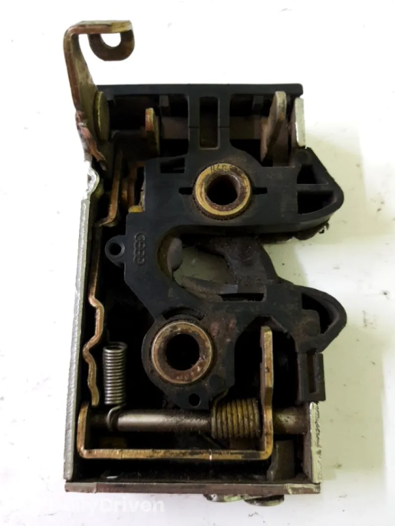 Broască ușă - Parte montare: Dreapta spate - Audi 80 B4 [1991 - 1996]