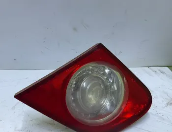 Lampă spate - Parte montare: Dreapta spate